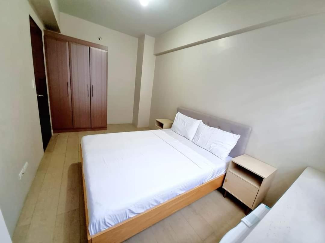 One Palm Tree Villas Manila Exterior photo